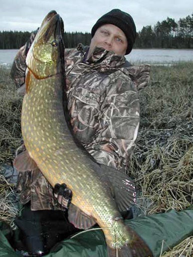 Christer, with his personal best summer pike from the lake